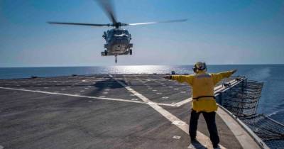 У берегов Калифорнии в США упал в море вертолет MH-60S, часть экипажа не могут найти (фото)