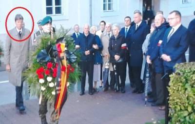Посол ФРГ почтил польских жертв фашизма в городе, где снесён памятник героям войны