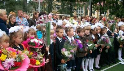 В «Совете матерей» осудили школьную линейку в Хабаровске из-за показа артисткой танца живота