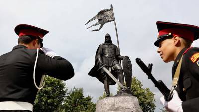 Памятник Александру Невскому открыли в Москве