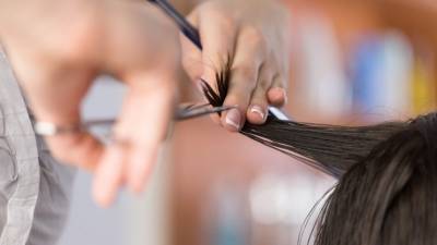 Постричься, чтобы обогатиться: астролог назвала даты для записи к парикмахеру