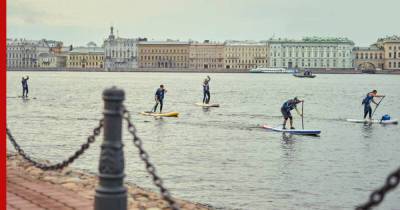 В Питере – плыть: на доске с веслом вокруг Петропавловской крепости
