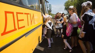 Правительство выделило 15 млрд рублей на покупку школьных автобусов