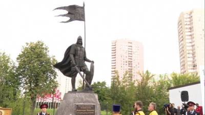 Памятник Александру Невскому открыли в Москве на территории МГИМО