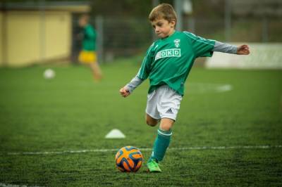 В 150 школах России с 1 сентября появились уроки по футболу