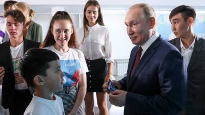 Школьники поблагодарили Путина за экскурсию по Форту № 1 во Владивостоке