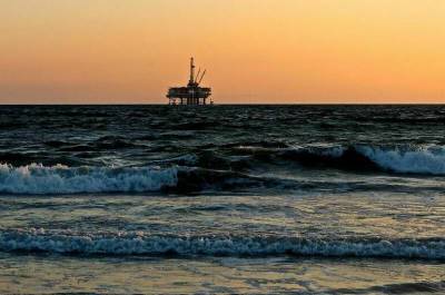 СМИ: ОПЕК+ сохраняет план по восстановлению нефтедобычи