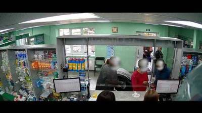 Не хватило на лекарства: на Львовщине грабитель напал на женщину в аптеке