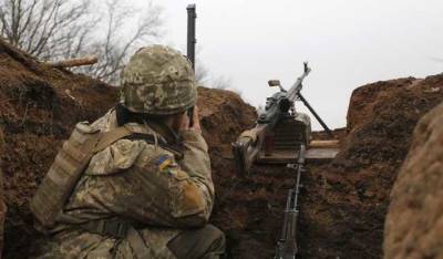 Боевики на Донбассе четыре раза открывали огонь по позициям военных: потерь нет