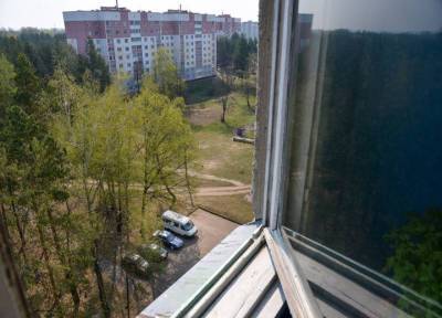 В Петербурге 13-летняя девочка порезала ножом спасшего ее полицейского
