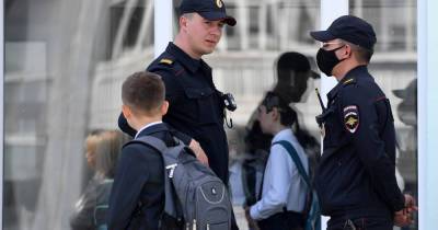 Полиция проверила школу в Москве после шутки ученика про оружие
