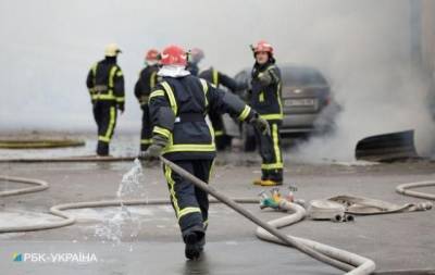 В центре Киева горит учебное заведение (ВИДЕО)