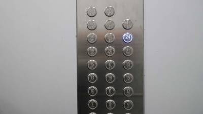 В Одинцово лифт с женщиной и младенцем пролетел пять этажей