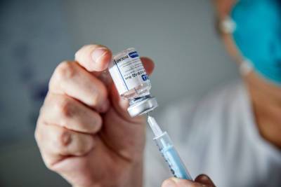 В Курской области от COVID-19 первым компонентом вакцины привились свыше 375 тысяч жителей