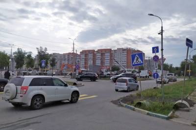 Дорога на Павла Морозова в Хабаровске продолжает рушиться
