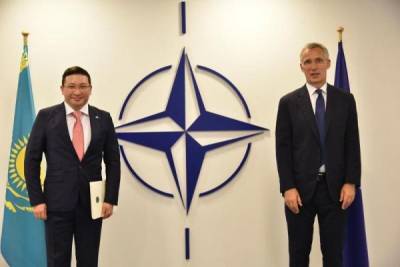 Представитель Казахстана вручил верительные грамоты генеральному секретарю НАТО