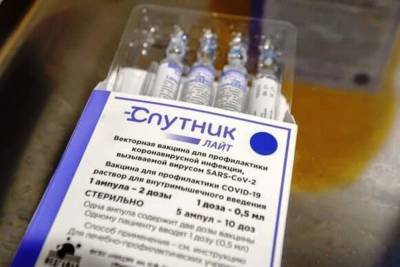 Новосибирцы пожаловались на навязывание вакцины от коронавируса «Спутник Лайт»