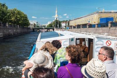 В Смольном назвали сроки восстановления туристической отрасли Петербурга