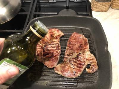 Полезные и вредные свойства, а также где и как правильно готовить: Диетолог рассказала все о красном мясе