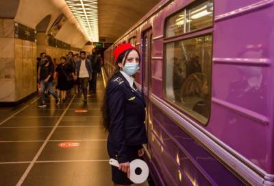 В бакинском метро возникла задержка в движении поездов