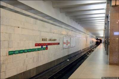 Бакинское метро постигло ЧП: пассажиров вывели из вагонов
