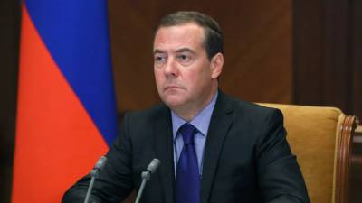 Медведев посетил церемонию прощания с главой МЧС Зиничевым