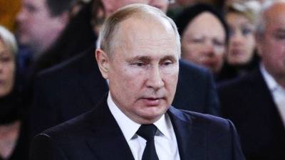 Путин приехал на церемонию прощания с погибшим главой МЧС РФ Зиничевым