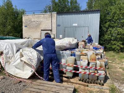 В Петербурге обезвредили больше тонны токсичных ядохимикатов брошенных на помойке