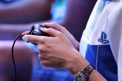 Геннадий Онищенко поддержал идею запрета подросткам играть в видеоигры более трёх часов в неделю