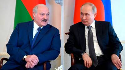Экономист Дудчак призвал «не ломать позвоночник» единой валюты Белоруссии и России
