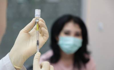 Узбекистанцам порекомендовали "морально" готовиться к вакцинации