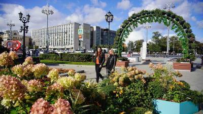 Арт-объекты из живых цветов украсят Москву ко Дню города