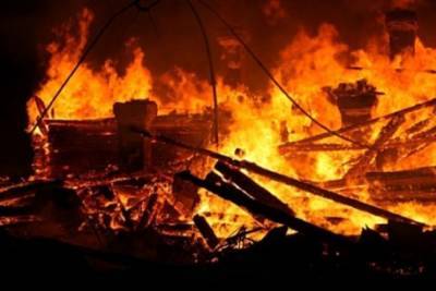 В Тверской области мужчина пытался сжечь женщину и пятерых детей