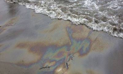 В Красноярском крае в реке Енисей обнаружили нефтяное пятно