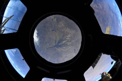 Фото дня: Астронавт показал города мира с борта МКС