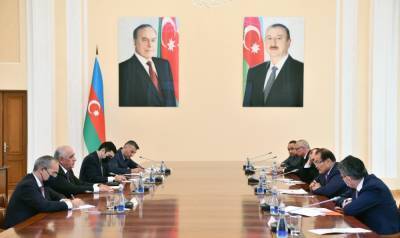 Премьер-министр Азербайджана встретился с делегацией Тюркского совета (ФОТО)