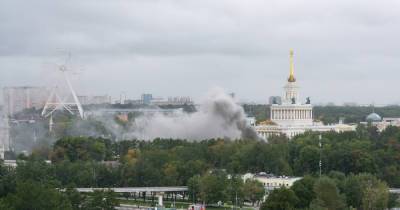 В Москве на ВДНХ начался пожар