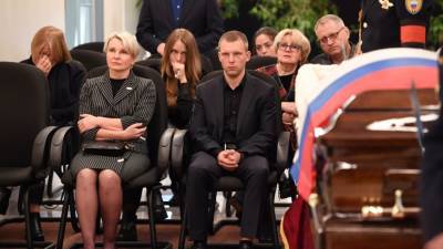 В Петербурге похоронили главу МЧС России Евгения Зиничева
