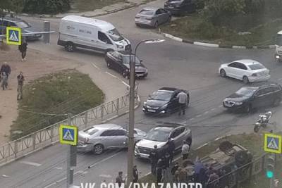 В ДТП на улице Зубковой пострадал водитель перевернувшегося автомобиля