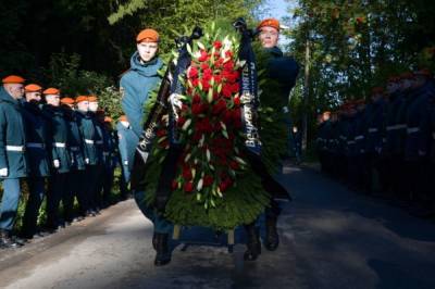 В Санкт-Петербурге прошли похороны главы МЧС Евгения Зиничева