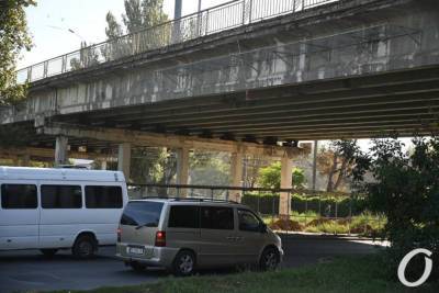 Одесский Ивановский мост: чем «болеет» «уставшая» магистраль? (фоторепортаж)