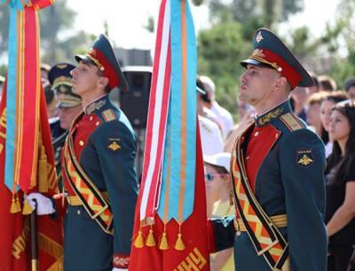 Главному храму Южного военного округа передадут знамена Красной армии