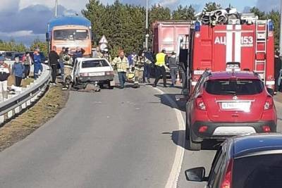 В ДТП с грузовиком под Казанью погиб водитель легкового авто