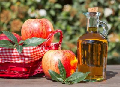 Народные рецепты: яблочный уксус поможет при варикозном расширении вен