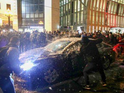 "ОВД-инфо": в деле о повреждении машины ФСБ в ходе митинга появился новый 18-летний фигурант