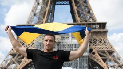 Украинский боксёр Сиренко победил россиянина Устинова