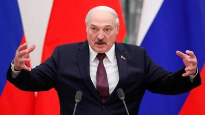 Визит Лукашенко в Москву: "...И бронепоезд на запАсном пути"