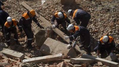 СМИ: Под завалами дома в Ельце могут находиться до 7 человек