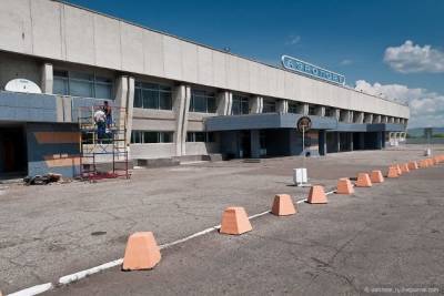Пассажиров задержанного ночью рейса выгоняли из помещения читинского аэропорта