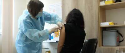 В Украине новый рекорд по вакцинации от COVID-19 за сутки
